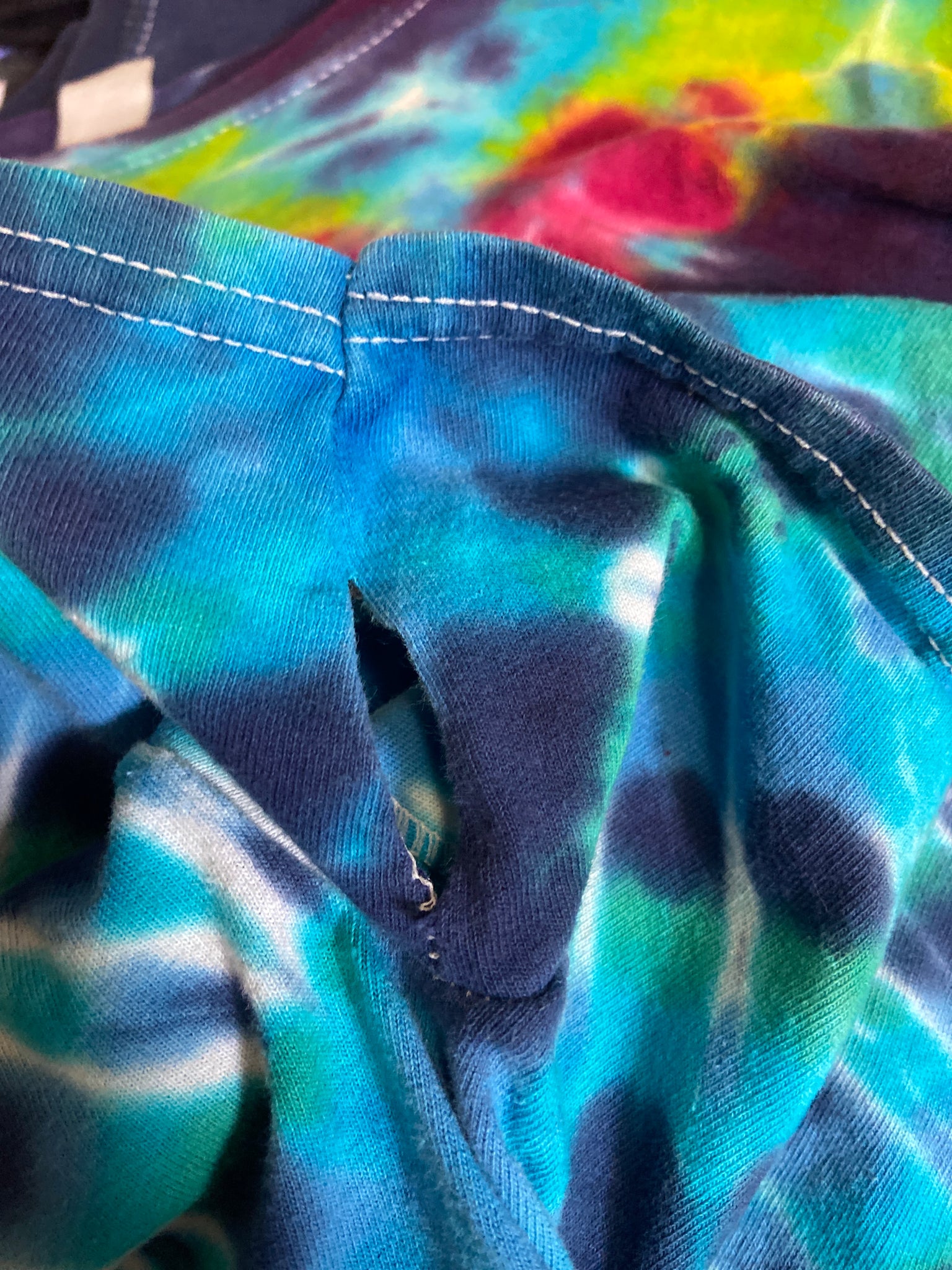 Tie Dye Tee- Mens Medium (rip on arm) see pics!